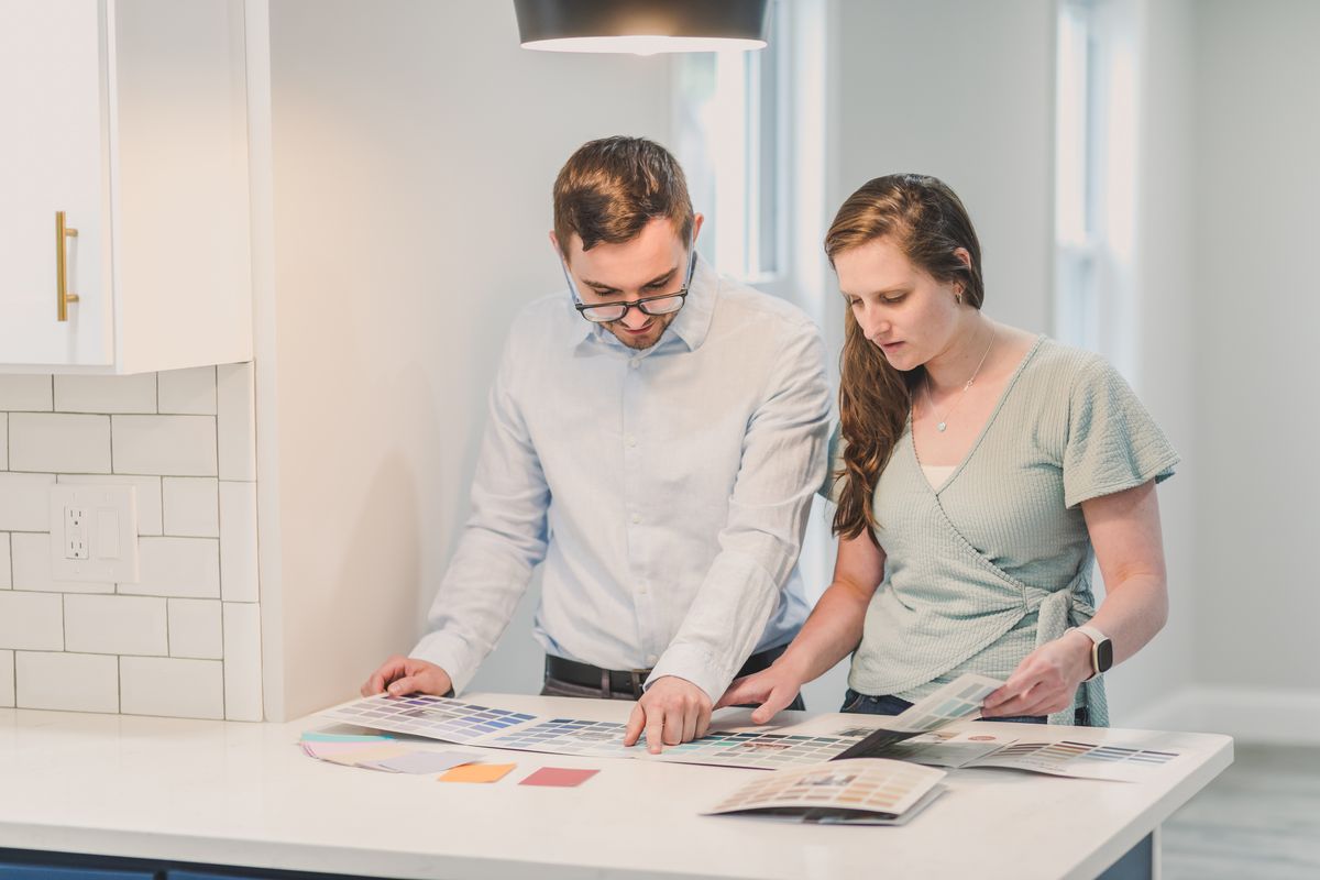 How to become a licensed property manager - managing rental property