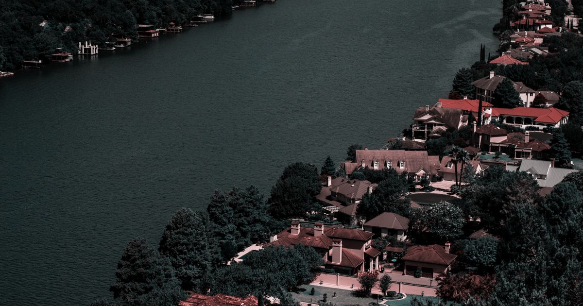 Texas real estate homes representing the path to becoming a Texas Realtor